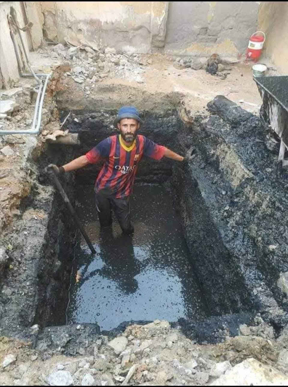 من رخصه الادمن إلي عنده جفره قديمه طايح سكفها انضفها ***********

نص مكتوب في الصور:
- REDMI NOTE 8 PRO AI QUAD CAMERA
- TikTok lite @user5k8dvdl2ki