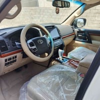 لاندكروز ٢٠١٤ مكفوله ماعده بارد شويه فطيميه سعر ٣٤٠ وبيها مجال قليل ال...