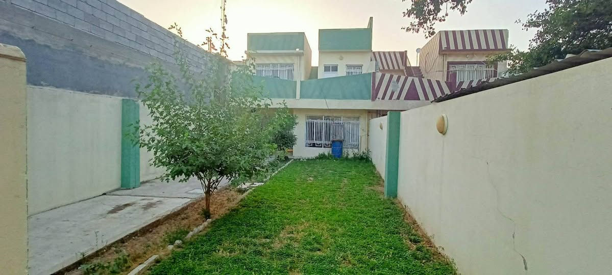 دار للبيع
حي القاهرة قرب جامع مالك الملك
مساحة 237 متر شروق تام
كراج كبير مع حديقة كبيرة 
البيت يتكون من طابقين الطابق الأول غرفة نوم و استقبال و هول و مطبخ 
و صحيات + منور 
الطابق الثاني ٣ غرف نوم و هول و صحيات 
البيت محدث سنة ٢٠١٨
سند طابو ملك صرف 
للاستفسار الاتصال على الأرقام 
*********** واتس
***********

نص مكتوب في الصور:
- CAMON 30 23mm f/1.8 1/50s ISO240
- realme Shot by aowab