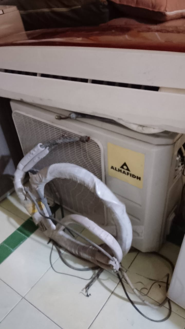 للبيع مكانهه بغداد الجديده هاتف *********** الحافظ 2طن سبلت كلش نظيف جدا الحافظ
