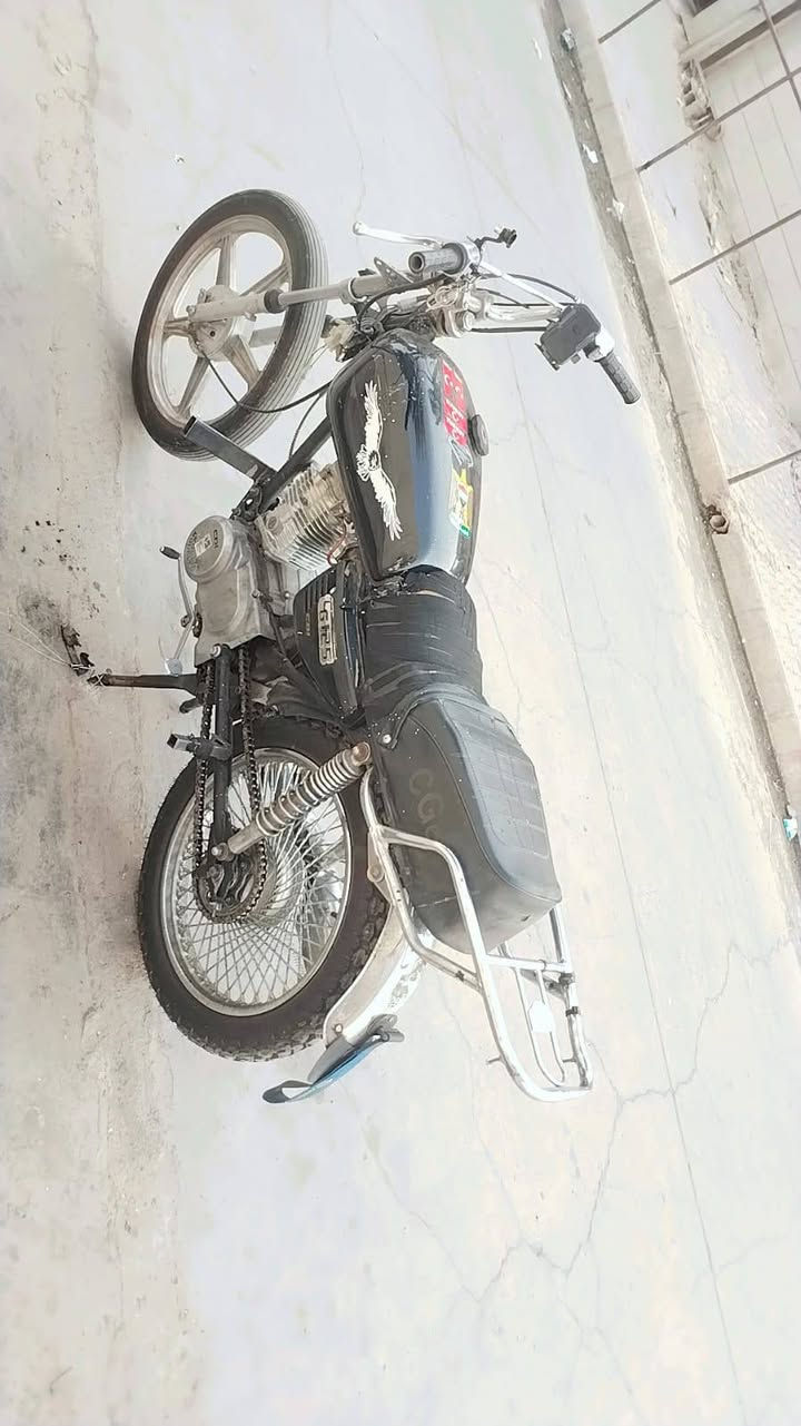 سلام عليكم للبيع سعره225 وبي مجال  جماعة150 اعبر المنشور ***********
