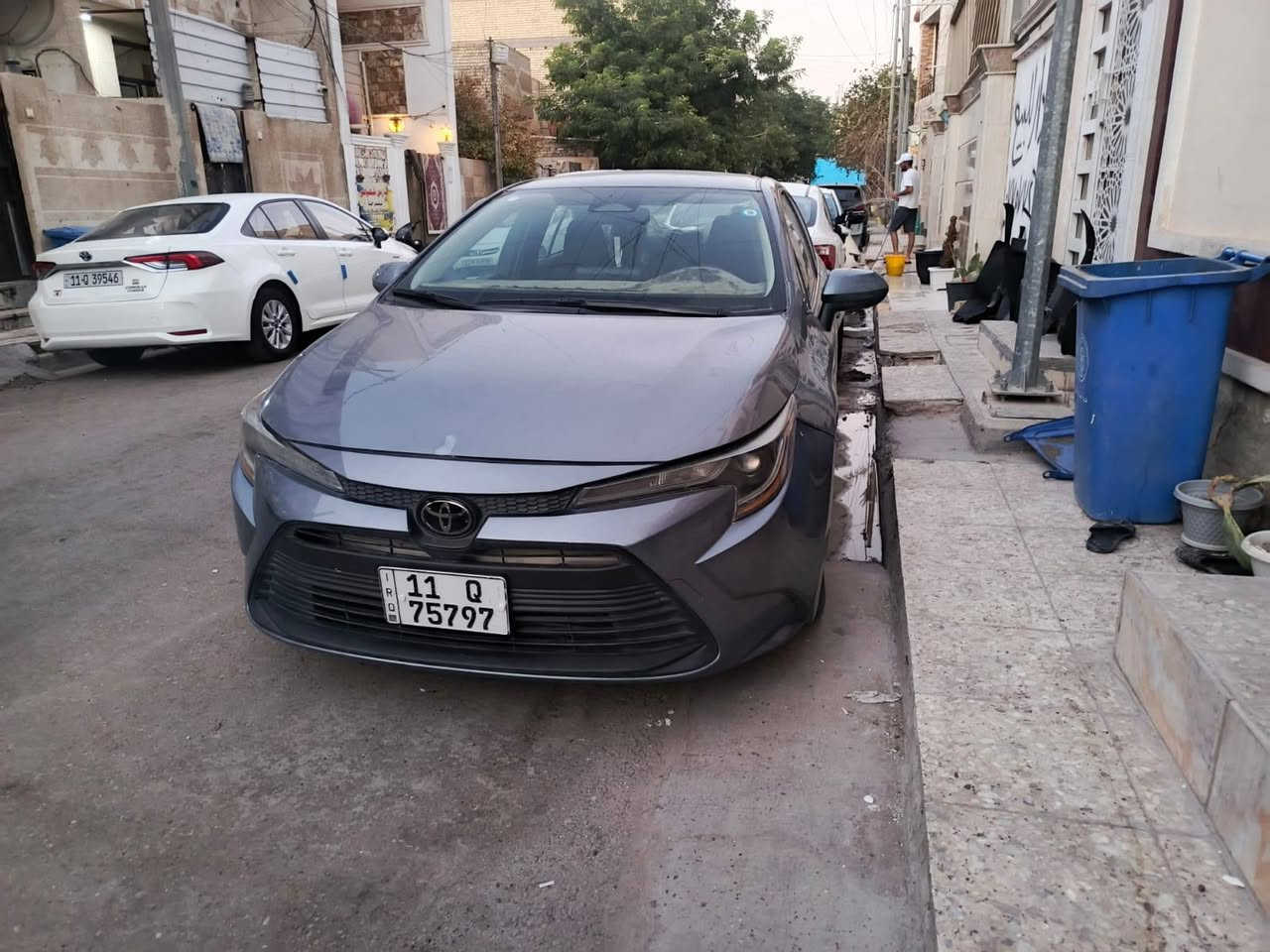 سلام عليكم 
كورله 24 امريكي بانزين 
سياره جديده ماشيه 17 الف بعده على وضع الشركه كلشي جديد بيه  الحادث بنيد صبغ فقط وبارد بلجاملغ السونار موجود بلمنشور
موصفات تحديد مسار توقف ذاتي سياقه ذاتيه اوتو هولد سايد بريك دكمه وبعد بيه موصفات المعروفه 
السياره بسمي تحويل شوكت متريد 
السعر 135 وسعره مناسب 
المكان بغداد الحريه 
ملاحضه....اني مكلف بلنشر هاذا رقم صاحبه وباقي التفاصيل يمه
*********** بغداد, العراق
