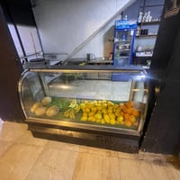 عارضة كيك وفواكه • نقص باب