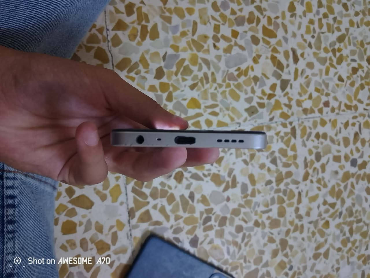 موبايل البيع Realme C55
الذاكره 256
البطاريه 5000 
الرام 8+8=16
النضافه 90/100    ملاحضه السعر 165 وبي مجال الطيبين 
الشاشه 90 هرتز 
الزوم مال الكامره 10x  
مكاني موصل ايسر حي الانتصار شارع 30 مقابيل اسواق حسام  
رقمي اسيا *********** بي واتساب
