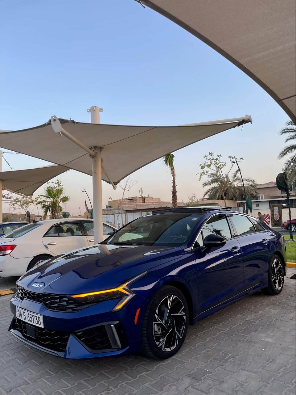 كيا K5 Gt Line 
مكينه 2500 تنفس طبيعي 
موديل 2025 ماشيه 3 الف فقط بعدها بحالة الوكاله 
سياره جديده كارتون بمعنه الكلمه
رقم بصرة حره تحويل ثاني يوم 
رقم وسنويه وهزه كله جديد
الون جويتي 
كفاله عامه من دعاميه للدعاميه كفاله حته من البارد 
فقط تقرير ( شغاله ) 
نقص برغي مابيها جاهزه كامله 
المواصفات : 
بنوراما
تدفئه كشنات 
شاشه كار بلي ايباد
رادار امامي 
نقط عمياء رادار جانبي
وقوف ذاتي + حساسات امامي خلفي 
تحديد مسار وعدم الخروج من المسار 
سايد بريك بصمه 
كامره خلفيه بلاد 3 وضعيات 
اوتو هولد 
درايف مود 4 وضعيات قياده 
سماعات BOSE 
كشنات Gtline اسود وابيض 
ستيرن حرف D 
لد خلفي 
تشغيل عن بعد 
دبل جام
سياره بيها هواي مواصفات غير مذكوره 
# مكينه كير حداده كفاله كفاله 
تايرات بلاد مال شركه
السياره كلها على البلاد حته سبير والعده بلاد 
كتلوكات الشركه بيها 
السعر : 203 وبيها مجال لشراي 
رقمي : *********** البصرة, العراق
