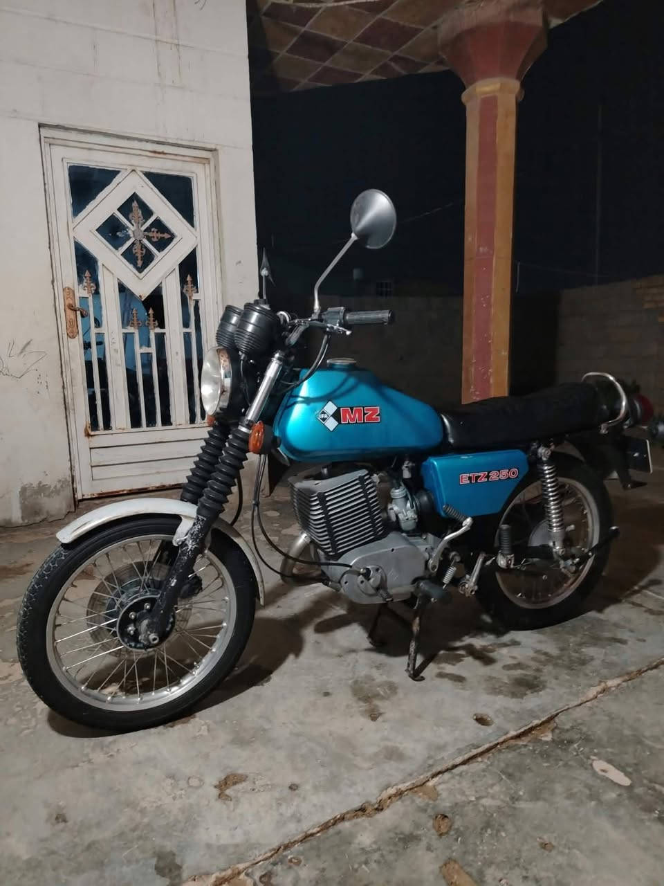 ام زد 250 • ٨٨سنوية • كابريتر