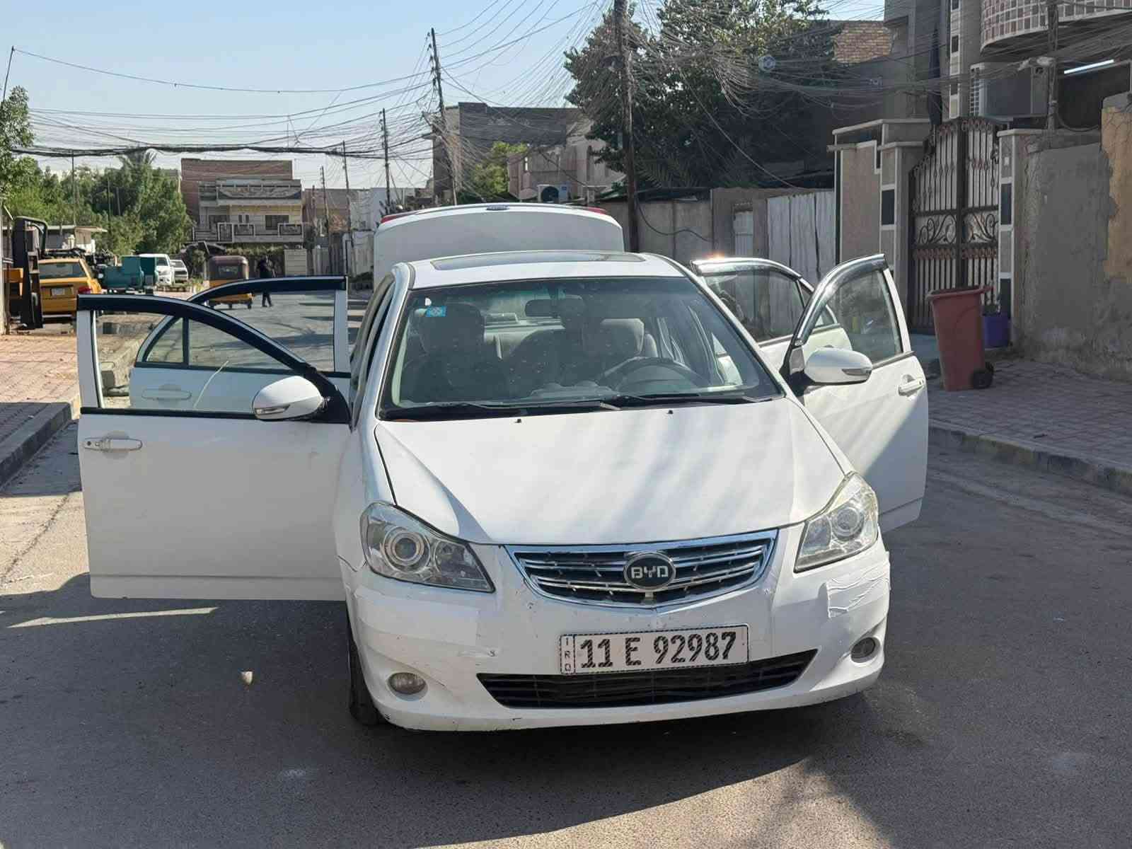 السلام عليكم BYD. G3.  2013 كير اوتماتيك المرغوب 
مكفوله كفاله عامه ضربه وصبغ وتبديل كير ومحرك شرط الكفاله كير مال مني كوبر يعني انسى العطل ميكانيك تبريد منضومة جديده صدر جديد تخم تاير نضيف محرك جديد سيارة ماعايزها اي شي فول مواصفات ماشيه 146 حقيقي سياره حلوه وشرط الفحص رقم بغداد 11 انكليزي والتحويل مباشر هزه جديده سنويه جديده سياره جاهزه على داير مليم ونضيفهحتى طخطخات مابيها ولا حتى بوارد ممتعوبه  السعر 52 مكاني بغداد رقمي 
***********

