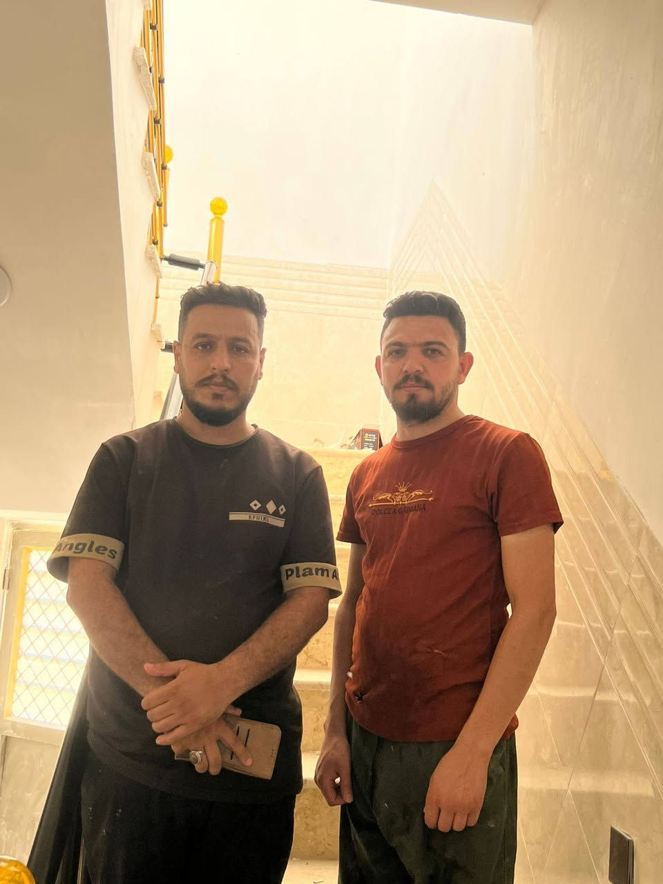معمل ابن الحجي للالمنيوم  بادارة واشراف هادي ابن الحجي بخدمتكم أحبتي الكرام ***********
✨ تم بعون الله تنفيذ وتنصيب محجر درج لأحد زبائننا الكرام ✨
شغل نظيف، تصميم مرتب، وتنفيذ يفتح النفس 👌
تم استخدام أفضل المواد حتى نضمن الجودة والمتانة لسنين طويلة 💯
🔹 تفاصيل العمل 
✔️ تنصيب دقيق بإيد فريق مختص
نشتغل حسب طلب الزبون وبأدق التفاصيل ✨
وهدفنا دائماً نسلمك شغل يبيض الوجه
عاشت الأيادي أستاذ سيف اكرم الجنابي
