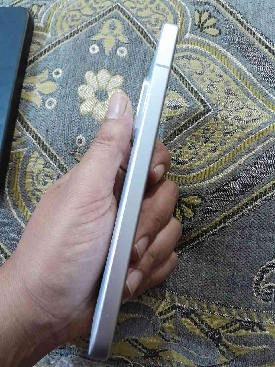 بوكو F7 • ذاكرة ٥١٢ • بطارية ٩٨