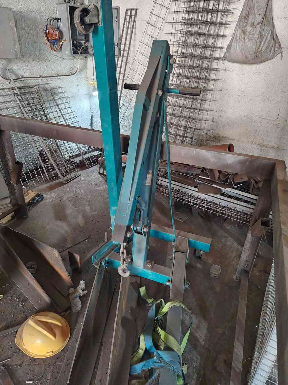جك زرافه 2.5 طن جديد ما مستعمل  السعر 250 المكان بصره
