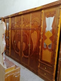 غرفة للبيع • ٦باب • نظيفه
