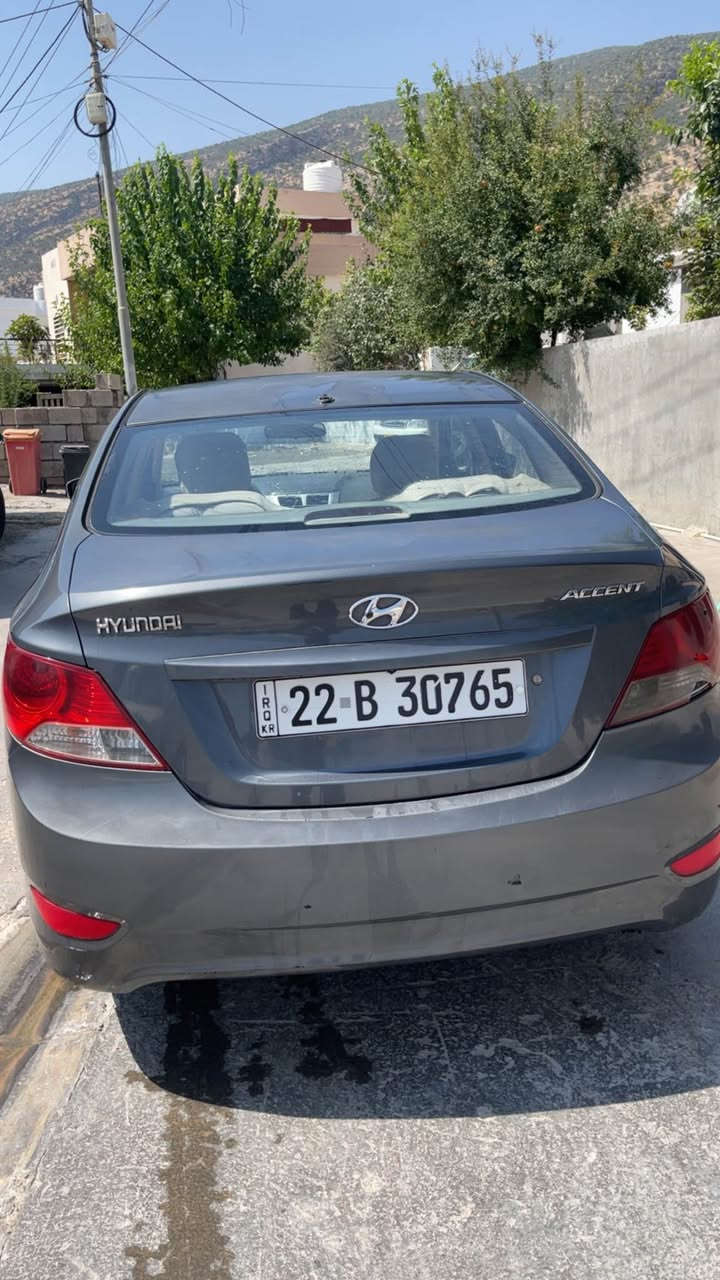 هۆندا ئەکسنت مۆدێل ٢٠١٢گێر عادی بێ سبوخ دوپستی دۆسەی سبوخە تەنها کال بوونەوەی سەقف و سندوقی هەیە گێر بەشەرت و مەکینە دەنگی پستنی هەیە و تەبریت وتەقەو رەقە بە شەرت سەنەوی نوئ  نرخ ٧٠مەجال  ژم :*********** Singapore
