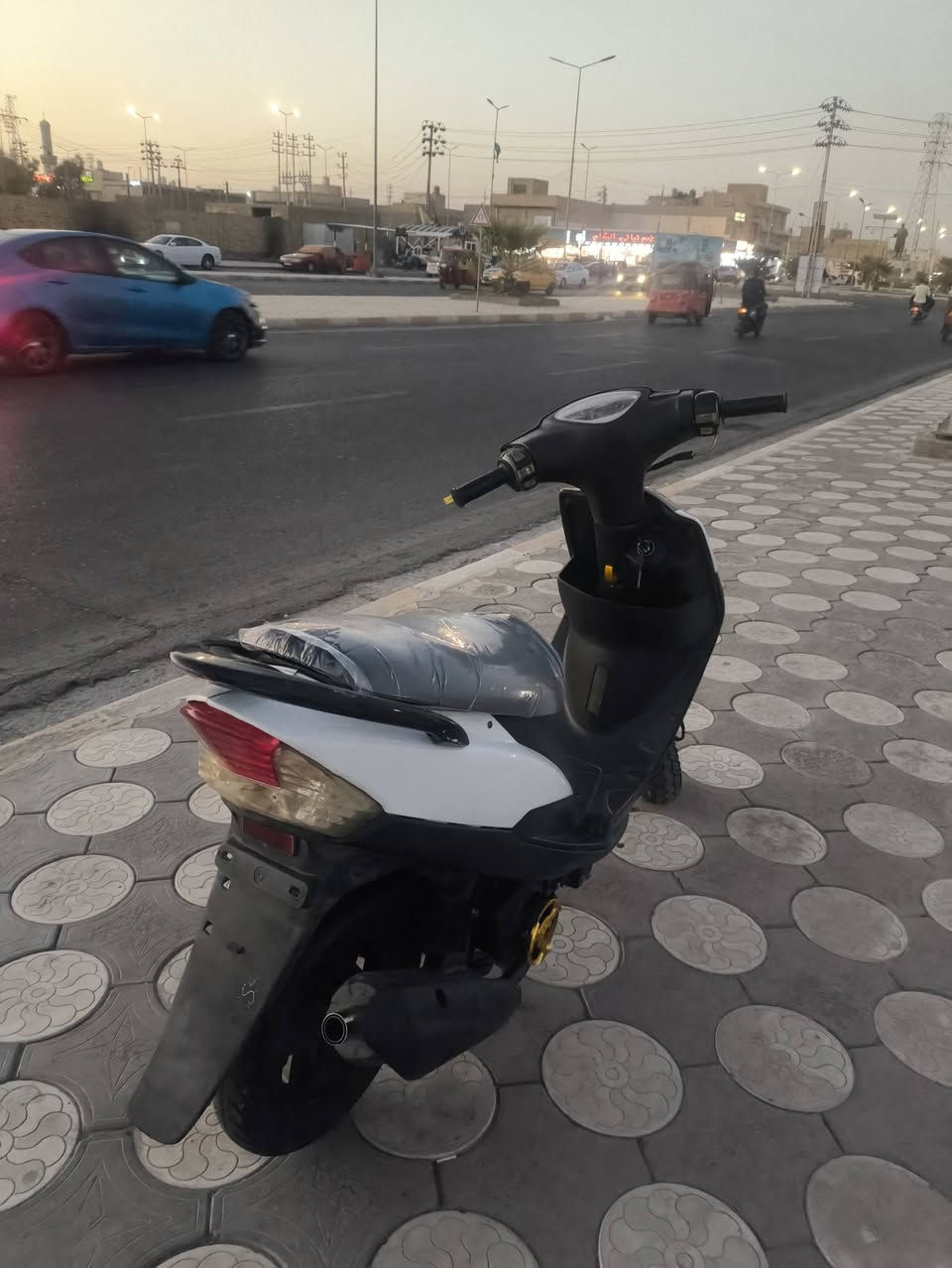 سلام عليكم دراجه ماكس عدله للبيع بوشه 49 بلاد مبدل بس ولفات لاحض بس ولفات تبيع ما مفتوح اوراق بسمي شلعه معدل طيران سعر 850 وبيها مجال قليل المو شراي لايضل يبيع لواته ***********
