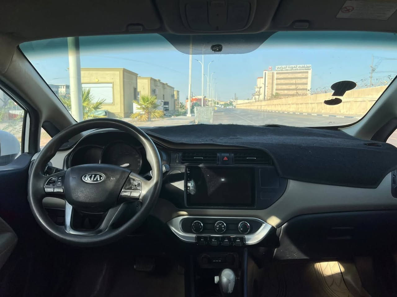 كيا ريو خليجي 14 رقم ميسان باأسمي 
كير at 
محرك 1.6دوش المرغوب 
تبريد منظومة جديدة 
حدادية جديدة من طول لطول 
سيارة ع ايدي مرتبة ونظيفة 
مصبوغة احزام 
حادثها خلفي وامامي بدون دواخل 
اكفلك جفية وكلبة واصوليات والباقي شوف العين وانا خادم لشراي 
السعر 70 وبيها مجاال مكاني بصرة 
***********

