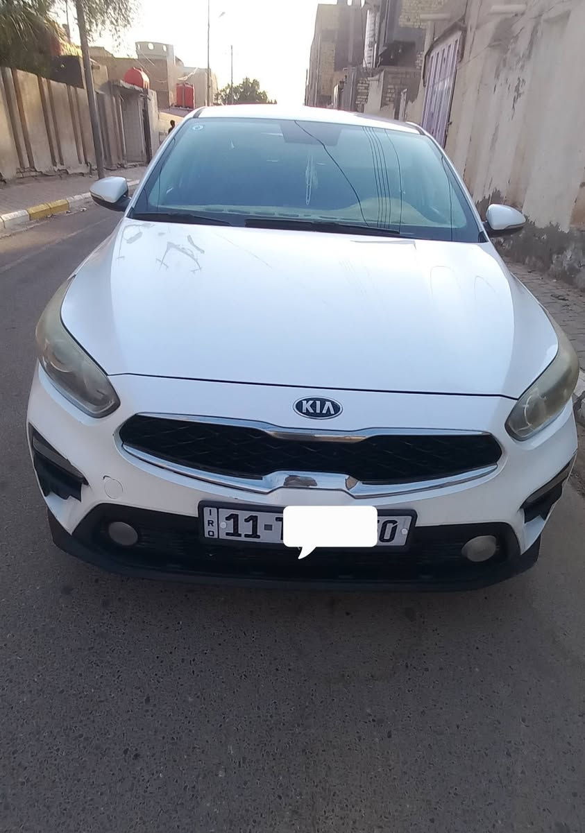 سلام عليكم
سيراتو ١٩ نص فول 
تبريد قطعتين 
سياره جاهزه من كلشي 
بيه فقط بارد باب خلف سايق
ماشيه ٩٦
سعر ١٤٠
***********
