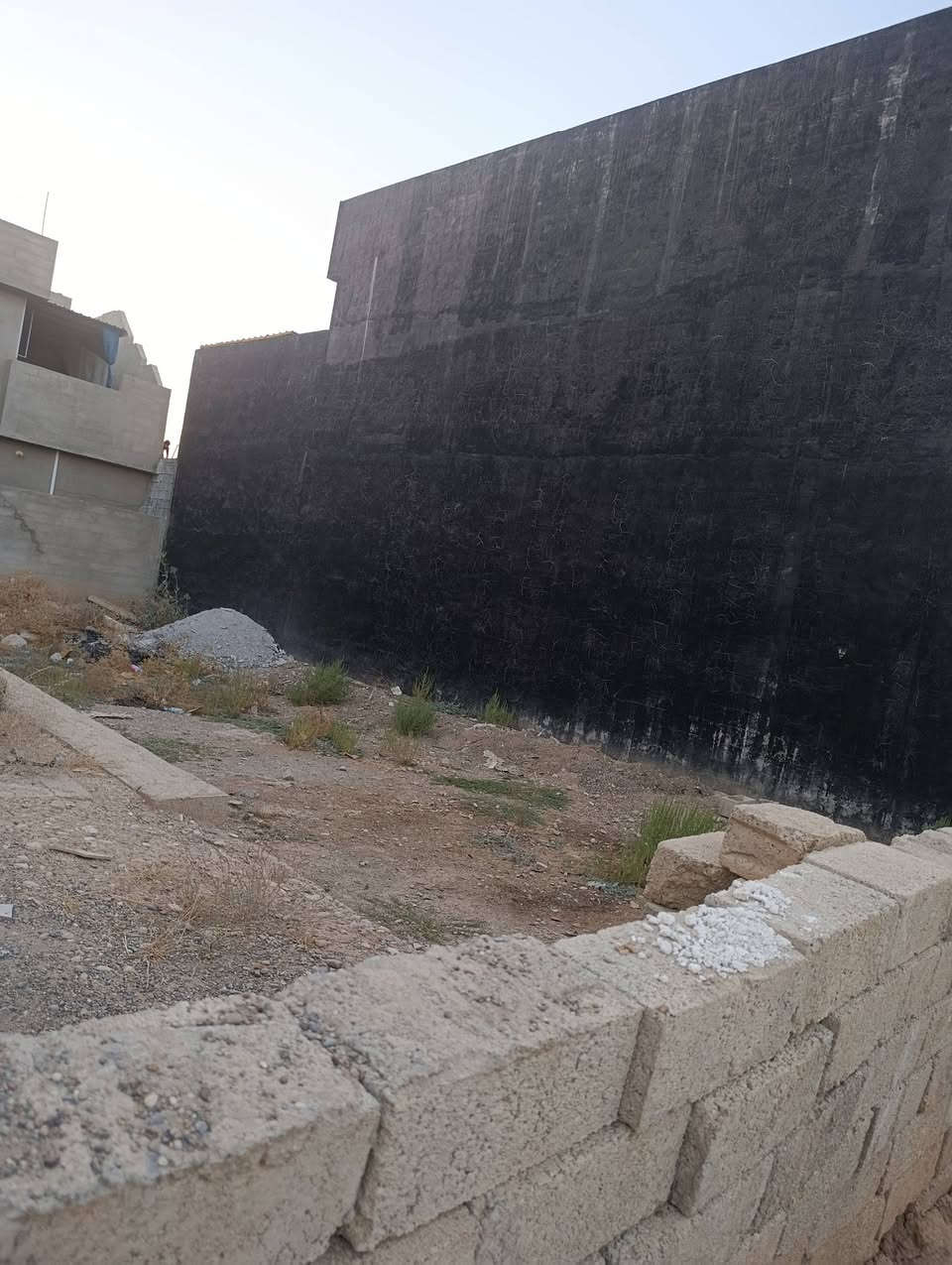قطعه ارض للبيع زراعي 150 متر واجه 7.5 وعمق 20 شركة طارق السعر 22مليون وبه مجال قليل رقم ***********
