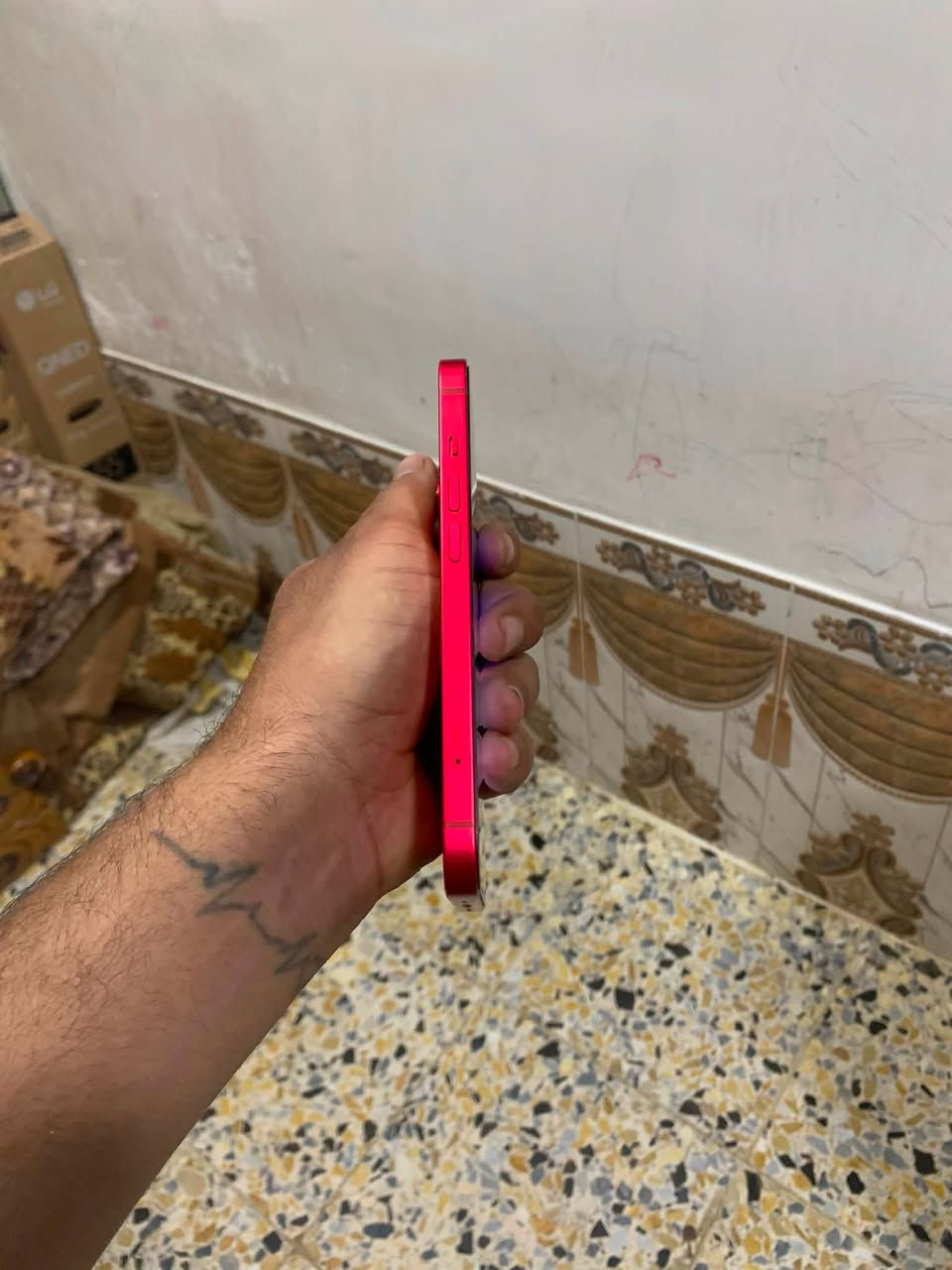 14 عادي ذاكره 128 بطاريه 89 الجهاز مكفول وتر الجهاز دبل سيم كارت حيل نضيف شخط مابي فقط الجهاز ماكو ويا ملحقات سعره 550 وبي مجال مكاني كوفة رقمي ***********
