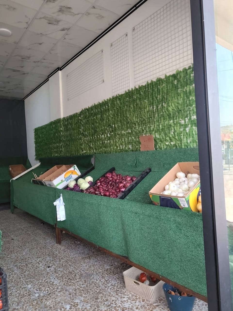 بيع عارضات محل خضراوات كاملة ١١ قطعة ب ٣٠٠ الف فقط، علما انه تم عملهم بأكثر من مليون
***********
