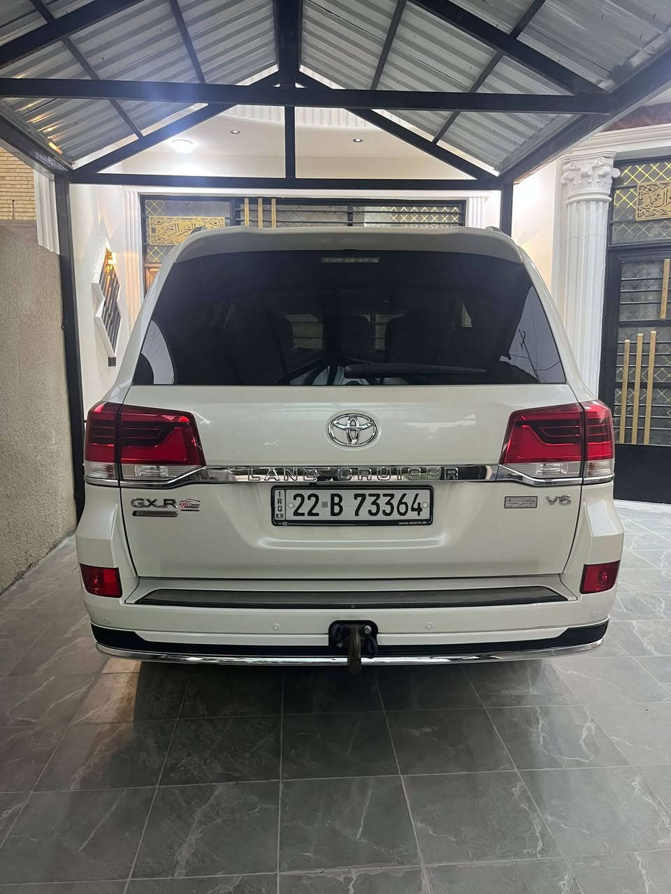 السلام عليكم
لاند كروزر GXR 2021 
Grand   Touring
مواصفات بحريني
6 سلندر 
محرك 4000 
عداد مسافه 75000
كشنات جلد لون قرميد
مرايه كهرباء 
صندوق كهرباء 
ماوس عدد 2       
كاميرات محيطية
شاشات عدد 3
فتحه سقف 
دشبول ليزري 
حساسات 
تشغيل عن بعد 
دخول ذكي أربع أبواب
تبريد ثلاث قطع
اللون أبيض صدفي
كشن كهرباء
مكفولة والتفاصيل بالمنشور
للتواصل ***********
