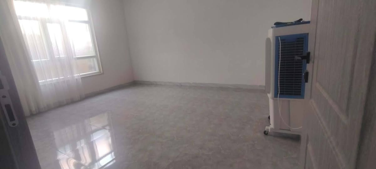 بيت للبيع قوسيات حي الايمان مساحه 140 متر خدمات كامل غرفتين نوم+هول+استقبال+مطبخ+صحيات داخل وخارج سعر 57 وبي مجال شيء بسيط سند زراعي 25====***********===***********

