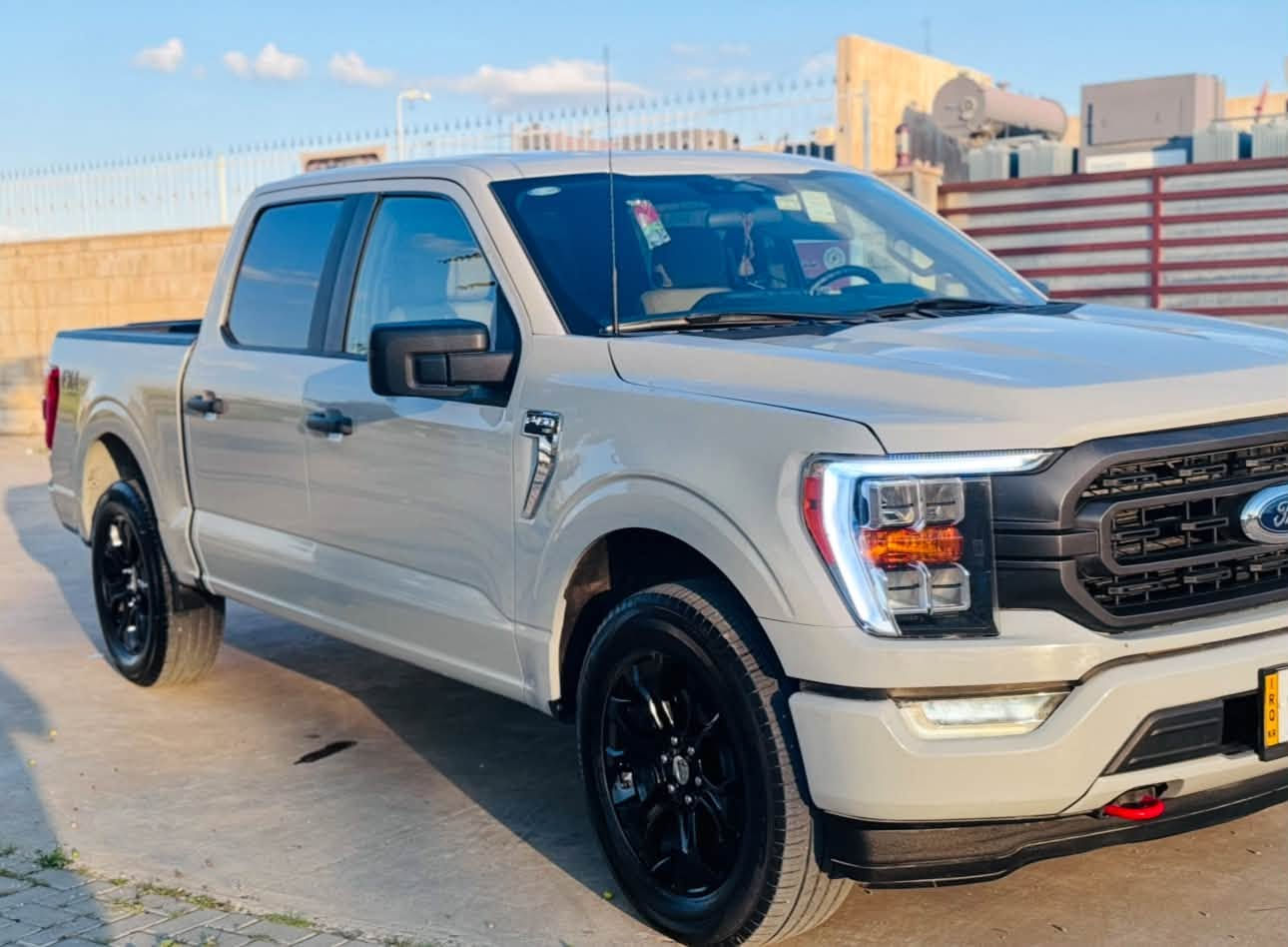 { بيع سريع بدون مراوس }
‎‏‎‏⚜️ FORD F-150 XLT ⚜️ / 2023

للبیع فورد F-150 ⚜️

{ بيها كوبون بنزين }

لون ; سموک ممیز🪽

مودیل ; 2023🔱

مواصفاتها XLT : 

سياره👇

محرك: 6 سلندر 🔥🔥

محرک:3.5 دبل توربو ⚜️

باب طويل بدي قصير
تاك اكسل 

كشنات كهرباء 

قاصه دشبول

بريك بصمه

عده كامله سبير منازل

لايت  LED 

اوتو ستوب 

شاشة الكتروني 📱

التحكم في الجر 🔥

رادارات (خط مسار * جانبي * خلفي)☑️

تخم حساس ✅

كاميرا خلفية🎥

كاميرا أمامية 📷

ويل كروم اصلي 🛞

رادار توقف ذاتي 

بلجكتور ليت بيلادي ◽️

تحديد مسار 🚦🚥

شاحن تايب سي ⚡️

سستم شاحن الایفون 📞

شاحن 🔌 USB

السياره جديده بمعنى الكلمه‏ 

 سیارە ماشیە :  49 میل

الصبغ :  بونید صبغ وثلاث قطع کلیر امریکا بجم کبس  شرط بدون دواخل بدون معجون 📌

سعر : 265 بيها مجال

مکان ; کرکوک

الاستفسار اتصل بی تدلل ; 

*********** بی واتساب.

***********
