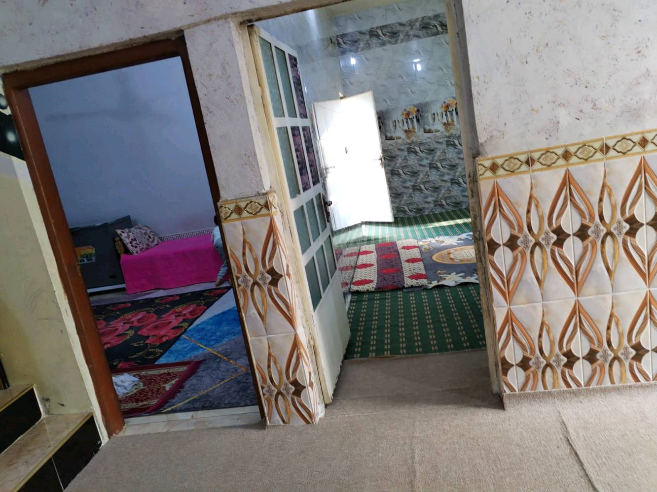 بيت للبيع مساحة 210m باب الدرب قريب من مدرسة المساعي المنطقة خدمات كاملة تبليط ماء مجاري ***********