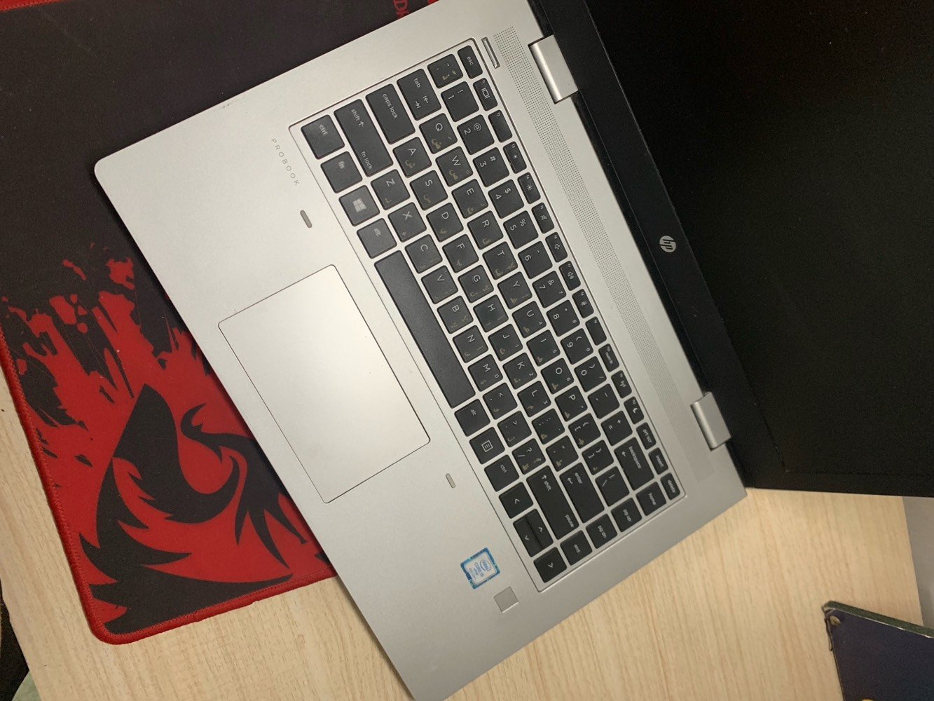 سلام عليكم عندي لابتوب HP ProBook 640 G5
فئة U
Core i5 intel
8th 
8Ram
Hard 256 ssd
كارت الشاشة داخلي 4 
حجم 14 لون فضي لابتوب نضيفة كلش فقط بيها ضربه جانبيه خفيفه كلش
