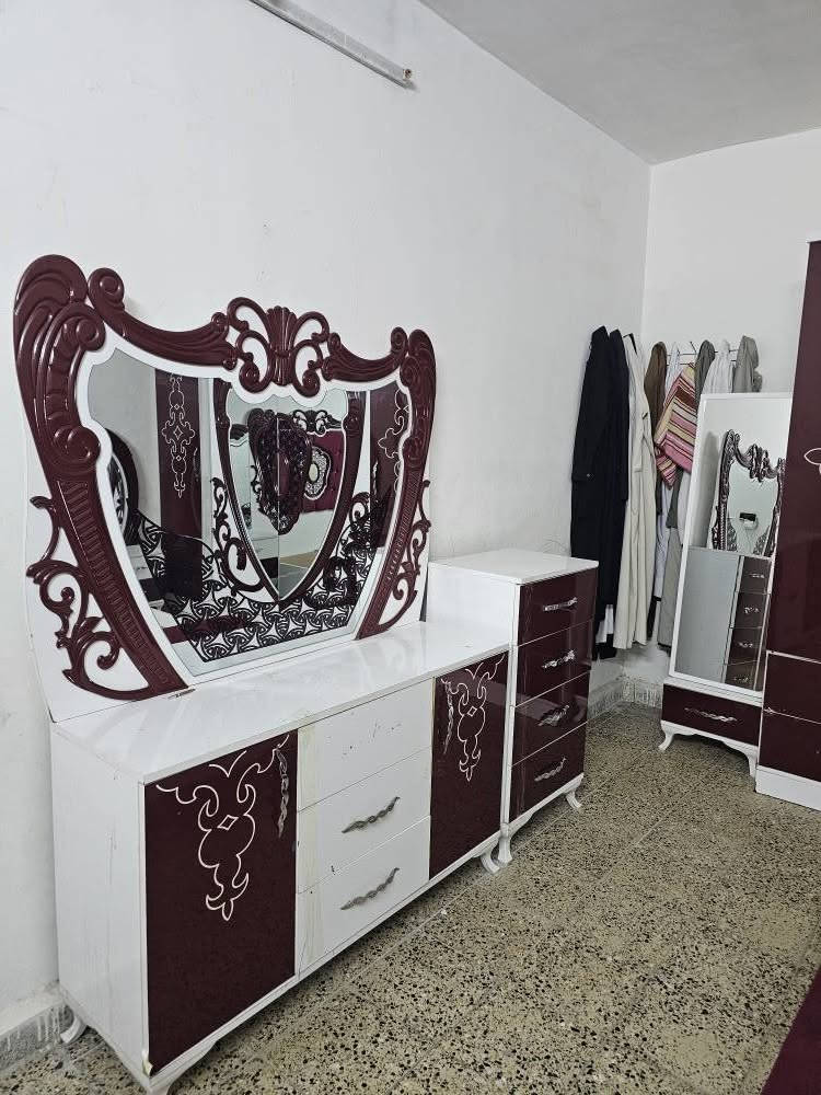 معرض عياض ويوسف غرفه نوم تسع قطع سعر 650 ويا الشد وين نقل؟》***********》***********》 كركوك, العراق
