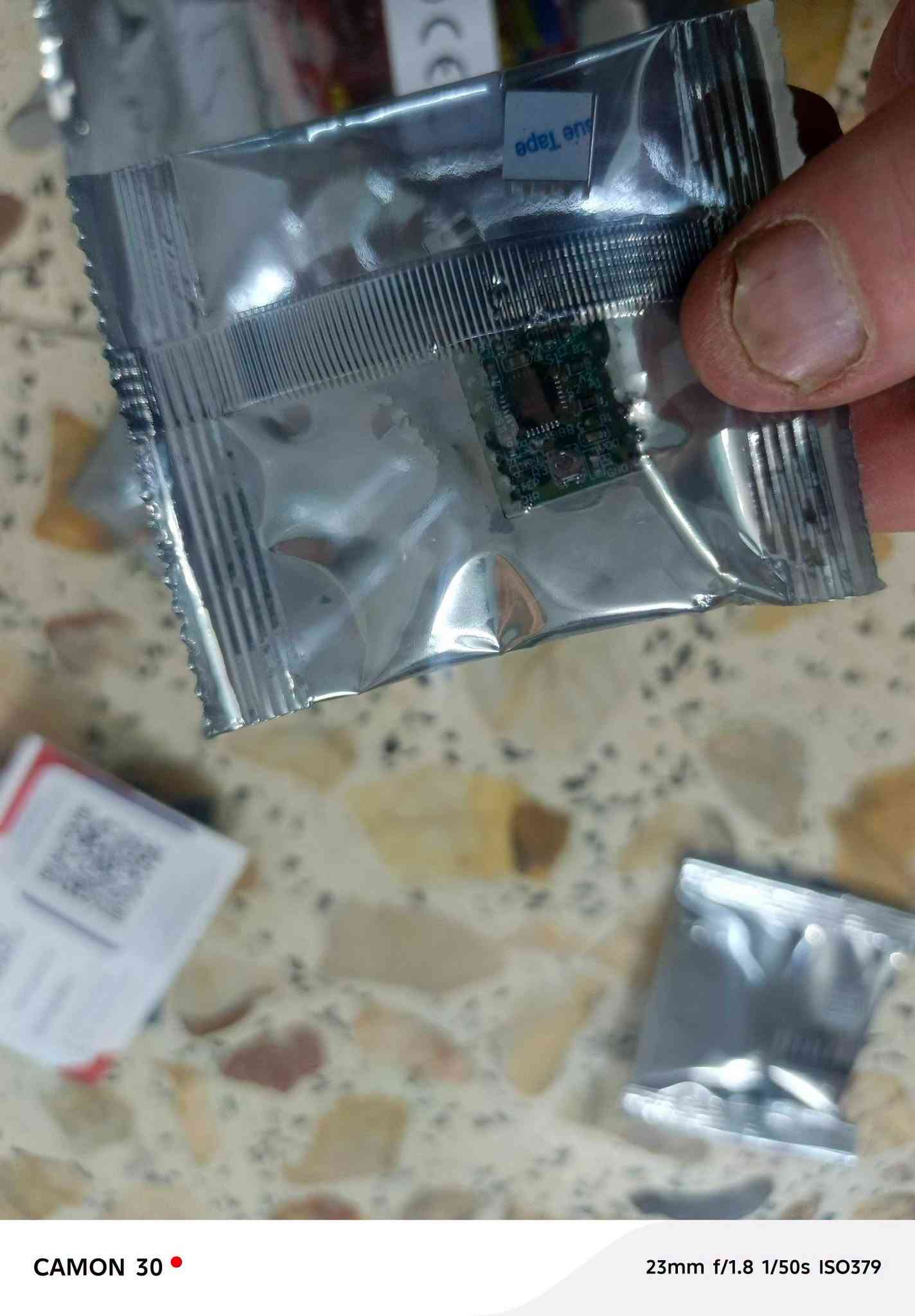 قطع كترونيه الي تفيده ينطي سعر وبالعافيه عليه مجموعهم خمس قطع

نص مكتوب في الصور:
- CAMON 30 23mm f/1.8 1/50s ISO384
- CAMON 30 23mm f/1.8 1/50s ISO564
- CAMON 30 • 23mm f/1.8 1/50s ISO528
- CAMON 30
- 23mm f/1.8 1/50s ISO554
- 23mm f/1.8 1/50s ISO696
- 23mm f/1.8 1/50s ISO392
- CAMON 30  23mm f/1.8 1/50s ISO379
- CAMON 30 • 23mm f/1.8 1/50s ISO377