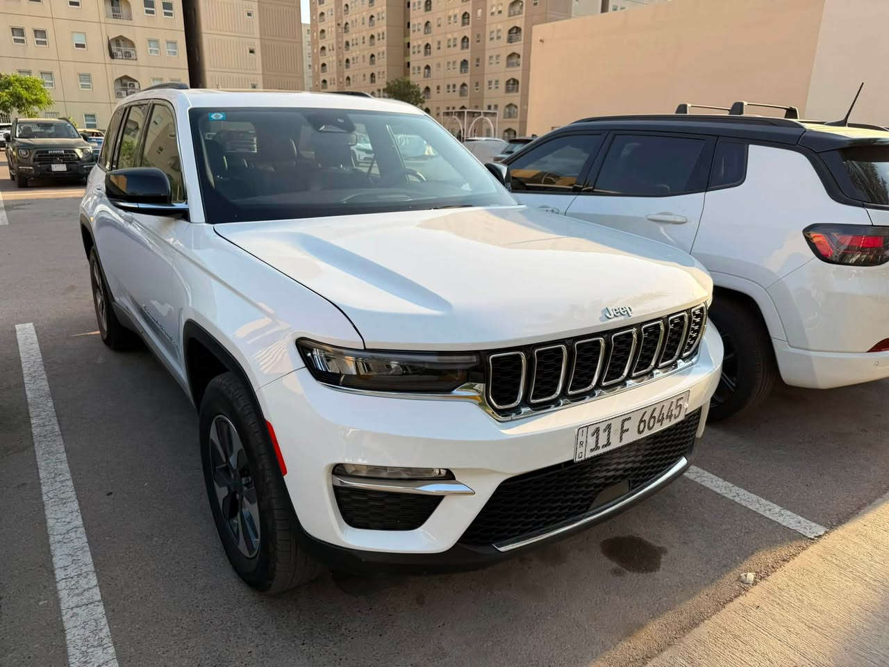 السلام عليكم ورحمة الله وبركاته جيب كراند شيروكي هايبرد 2024 لون ابيض وارد امريكي مرقم بغداد بسمي بدون مراوس بدون حادثها حرق الصور في المنشور
المواصفات:.
1-بصمه 
2-تشغيل عن بعد
3- صندوق كهرباء
4-فتحه بانوراما
5- كاربلاي
6-دمام خلفي
7-كشنات كهرباء +جلد
8-كشنات تدفئه
9-حساسات خلفيه
10-لد امامي خلفي
11-رادار امامي
12-رادارات خلفيه
13- 5وضعيات قياده
14-كير ماوس
15-ماشيه 22 الف mi

اللاستفسار اكثر :***********

مكان السياره :بغداد مجمع بسمايه السكني

السعر:300$ وبيه مجال للطيبين
