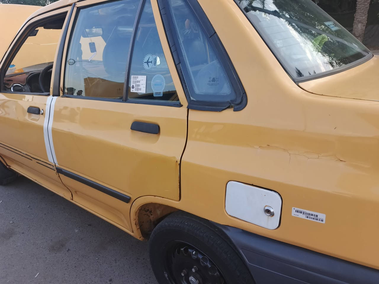 اخوان سياره مكفوله
عده ضربه  شبرين  فقط
 وراجعه امعجنه
 نقوصاتها شي خفيف يدت باب شريط مال بيبان
 مكينه وكير خير من الله
 لا بخار لا دخان 
يرادلها ترتيبات بسيطه 
رقم وسنويه دولي بأسم الوالد مكاني بغداد 
الشراي بي خير ويدلل سعر السياره 27 وبيها مجال 
رقمي ***********
