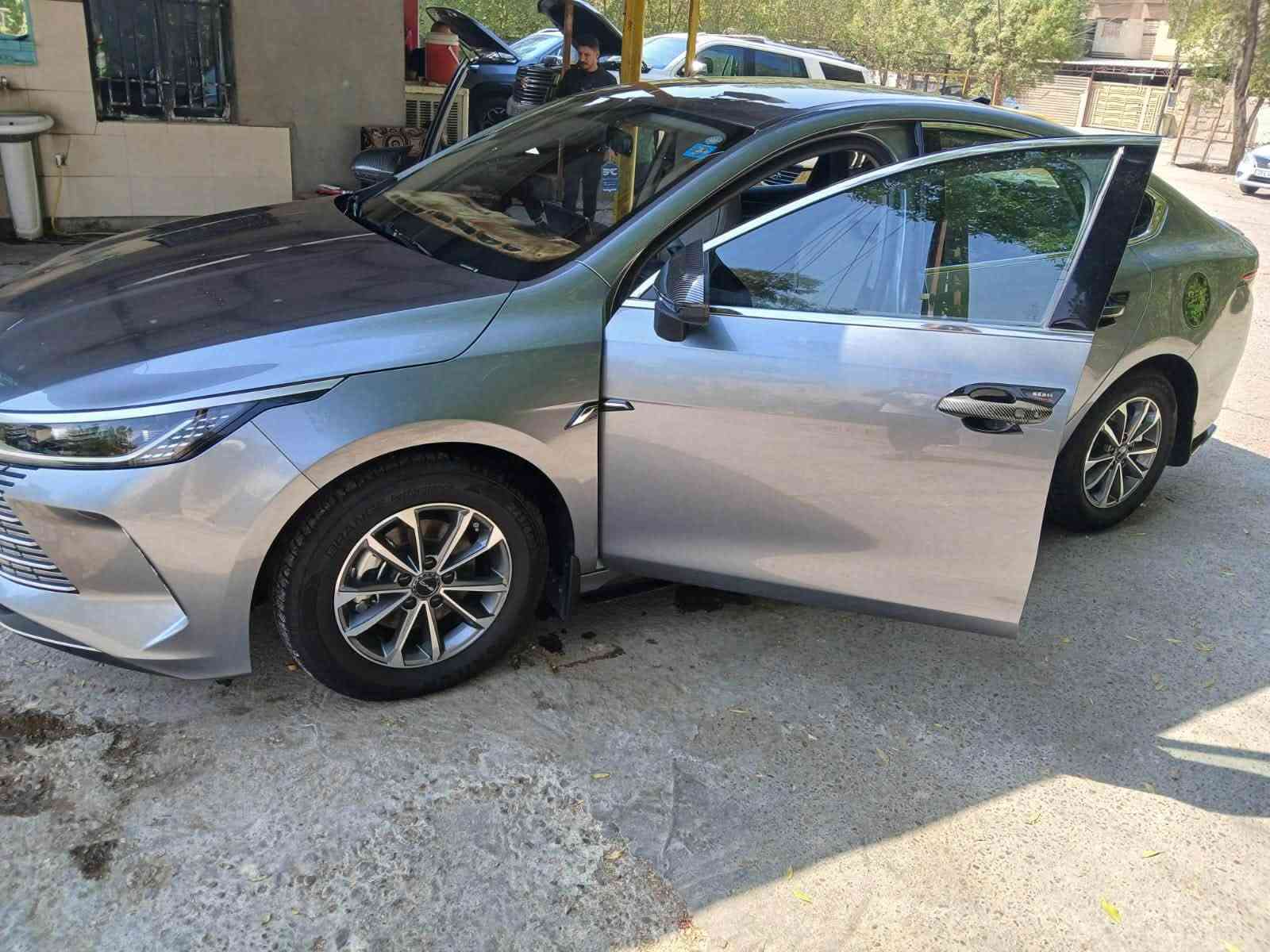 ✨ موديل 2025
ماشيه السياره 20 الف والسونار مرفق بالصور .

🔥 سيارة نظيفة جداً وحالة ممتازة

🔋 هايبرد – شحن + بنزين

⚡ اقتصادية وقوية ومريحة بالقيادة

📌 الفئة: BYD Destroyer

 

💰 السعر: 20 مليون وبيه مجال .

🔥•الإضافات:

* كتات وإضافات رياضية خارجية

* سبويلر خلفي رياضي

* إضافات رياضية للمرايات

* عتبات وجوانب رياضية

* تصميم أمامي مميز وفخم

* إضاءة LED أمامية وخلفية

* داخلية مرتبة ومريحة

اي استفسار متواجد واتساب :  ***********
