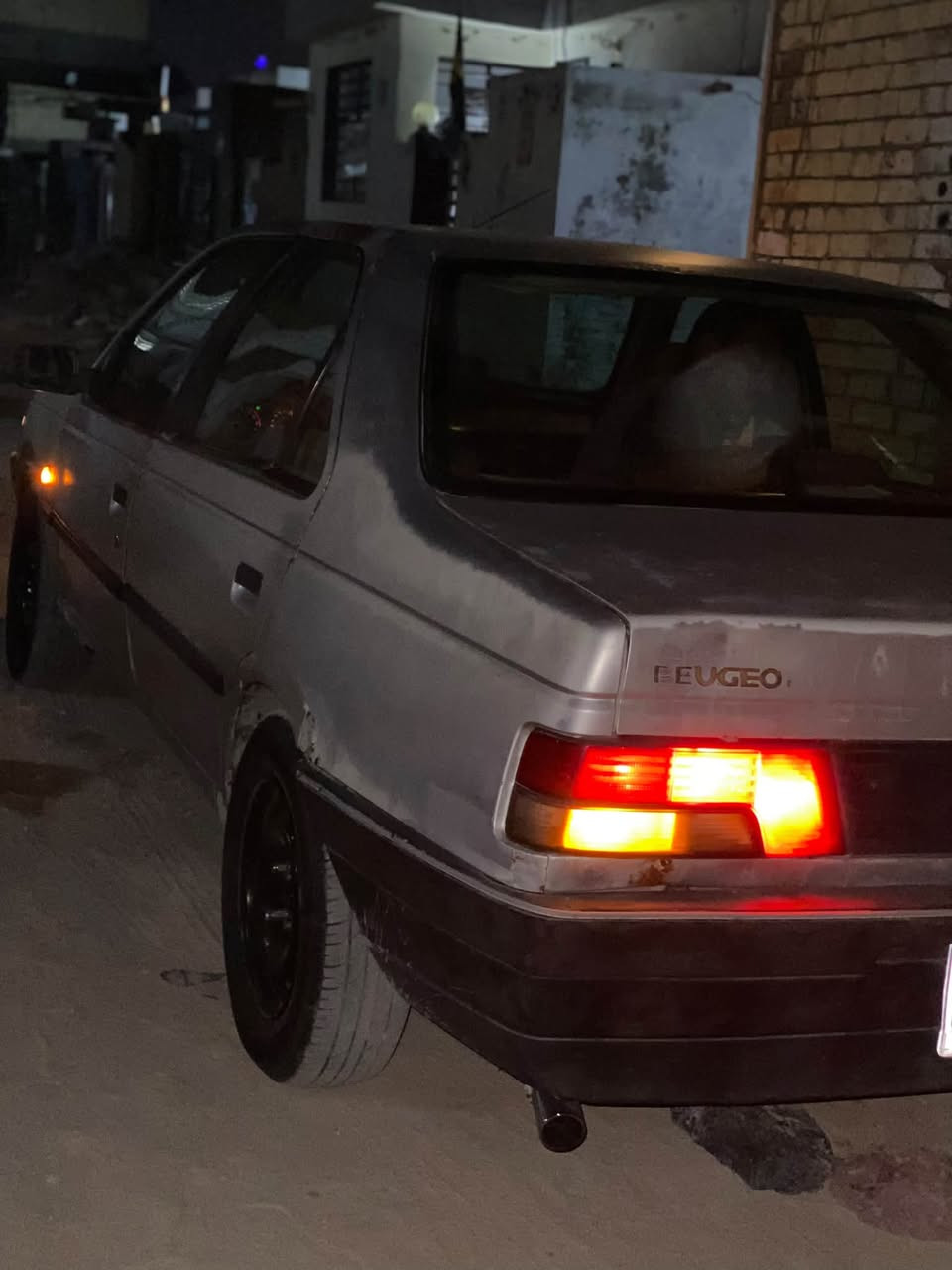 سلام عليكم بيجو روى ٢٠٠٩ مكينه. اكسن مكفولات كير بي صوت 
مقدم جديد دواخلها جدد ستوها مدوشمها سنويه ساقطه رقم نجف راعيها موجود  كشر السيارة نضيف سعرها ١٤ وبيها مجال 
*********** وتساب مستعجل على بيعته مكاني ميسان
