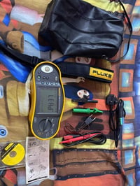 هذا الجهاز هو السعر٠(600الف) مجال قليل كلش!  Fluke 1652B Multifunction...