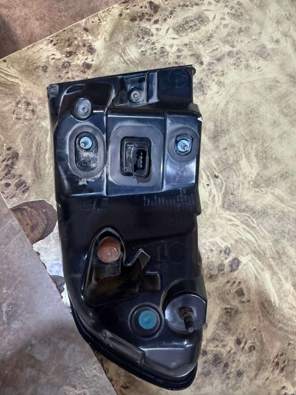 السلام عليكم حبايب بك لايت جارجر اصلي لبيع واتصل ع هذا الرقم ***********
