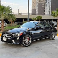 للبيع Mercedes C300 2021 سلايد ماوس داخل الوان ٦٤ لون  كشنات تدفئه كشن...
