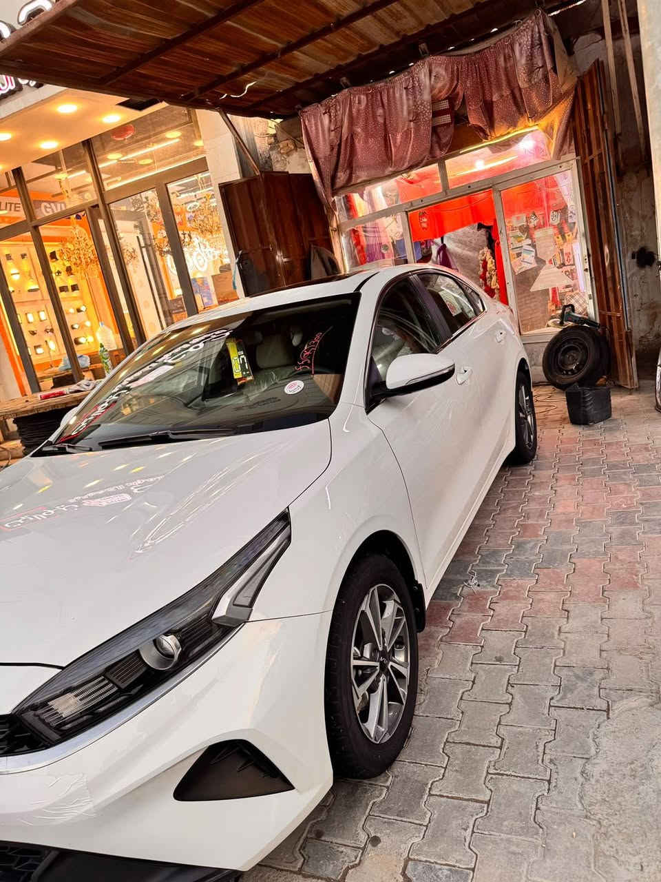 سلام عليكم سيراتو مديل 24 حجم المكينة 2000 رقم بغداد دولي رقم جديد هزة جديدة سيارة بعدهة بضمان الشركة ماشية 38 سيارة فول فتحة تبريد قطعتين داخل لونين مري شفط إشارة بل مري ويل كب 5 حساس أمامي وخلفي حساس ويل السيارة مكفول من الصبغ و التبديل والفتح ول  بارد سيارة كفالة  العنوان السماوة رميثة حي العسكري خاص مغلق فقط اتصال ***********
