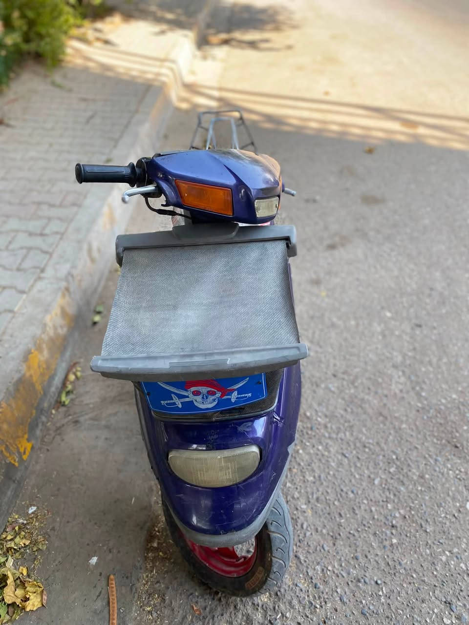 سلام وعليكم دراجه ياماها للبيع دراجه حلوه كاعده ما بيهه كل عيب شاصي شرط محرك شرط ناعم كهربائيات شرط كله شغال كيج بانزين شغال سلف شغال باتري ضعيف  دراجه بدون عيب سعرها140بي مجال للطيبين(مكاني بنجا علي يم محطه الطاهر)(رقم موبايل)(***********)
