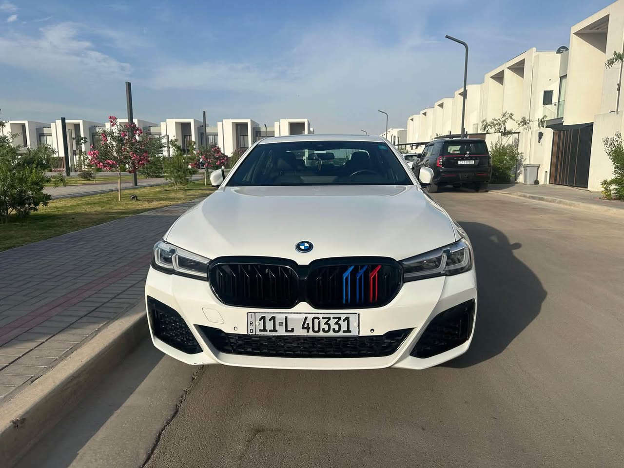 BMW 530E
موديل 2023 مواصفات بلكن هايبرد بانزين 3 انظمة ماشيه 57000 الف وارد امريكي صبغ فقط جاملغ خلفي + بارد بسيط بالباب 
بدون دواخل بدون ايرباك رقم بغداد 
السعر 31500$ وبيها مجال 
للاستفسار : *********** متوفر واتساب
