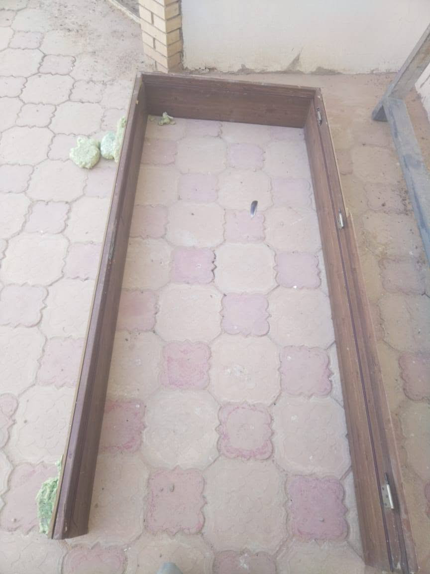 بيبان خشب تركي نظيفات ثقيل سعر الواحد ب95وبيه مجال واذا تاخذهن كلهن على 80 مكاني النجف ***********
