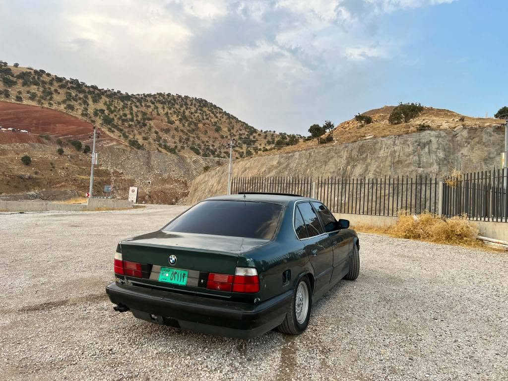 بي إم دبليو 525 • جير عادي • ١٩٩٢