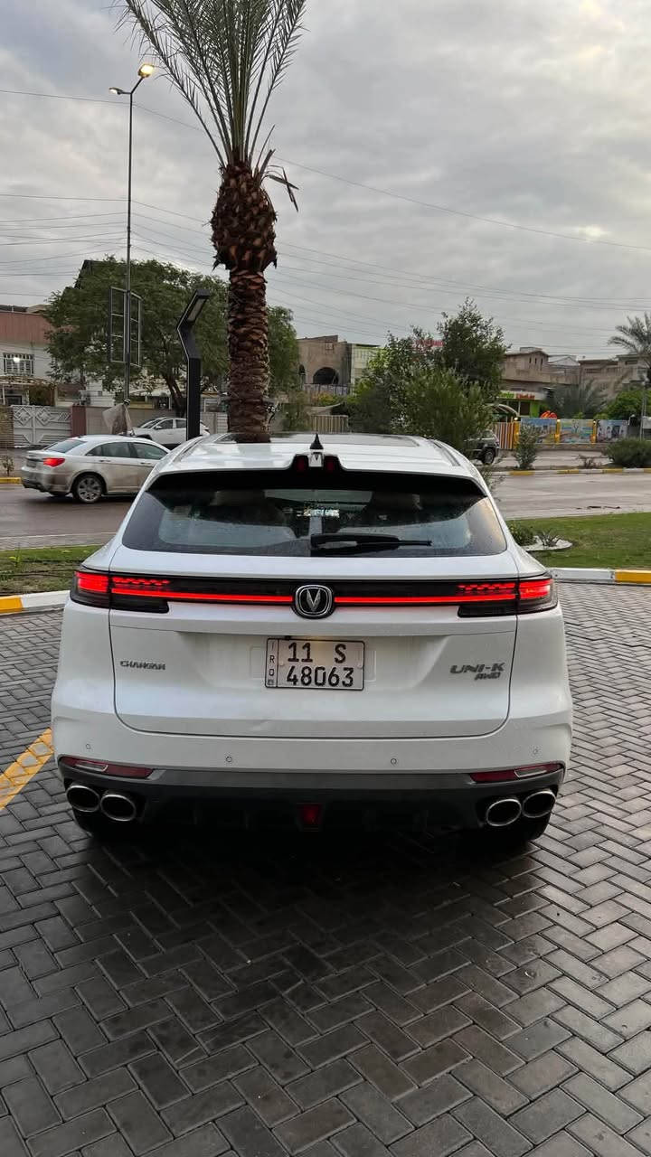 السلام عليكم 
شانجان يوني كي 2023 🚘 
🔥 Changan Uni K 2023 🔥

🚘 مرقم بغداد 🚘 

📃 اليكم التفاصيل الآتية 👇🏻👇🏻

🚘 خليجي 
🚘 موديل 2023
⚙️ حجم المحرك 2.0L Turbo
⚙️ مرتبط بناقل حركة أوتو 8 نمر
⚙️ يبلغ عزم الدوران 390 نيوتن / متر 
🐎 بقوة 233 حصان 🐎🐎
🔑 مفتاح التشغيل بصمة 
🔑 تشغيل عن بعد 
🪟 بانوراما 
🚗 فتح الصندوق كهرباء 
🚗 دفع رباعي AWD 
‼️ اريل نفكيتر 
📍حساسات أمامية 
📍حساسات خلفية 
💡لايت زينون + LED 
🔦️ بك لايت LED 
🚘 قبضات أبواب شفط
🚘 دخول بصمة ذكي 
🛞 حجم الاطار 265/45R21
🛞 ويل كب 21
🛞 4 دسك
🛞 حساسات ضغط الاطارات 
✨️ اشارة في المرايا الجانبية 
✨️ المرايا قابلة للطي كهرباء 
🌧 ماسحة خلفية 
🎈عدد AIR BAG 6
🚗 هاند بريك كهرباء 
🚗 ا ABS 
🖥 دشبول شاشة ديجيتال 
🖥 شاشة Apple Car play 
📷 كاميرا دوارة 
📷 4 كاميرات 360°
💡الانارة الداخلية LED 
⭕️ مقود جلد حياكة  
🛣 مثبت السرعة Cruise 
🎶 المودات والاوامر الصوتية 
🎶 ا Bluetooth / T YPCE 
🔋شاحن هاتف Wireless 
⚡️مخرج منفذ الطاقة 
🔍فحص نظام السيارة 
🚘 انارة داخلية LED محيطية 
💺تتسع المقصورة ل 5 ركاب
💺المقاعد جلد
💺حركة المقاعد الأمامية كهرباء 
💺 تدفئة وتبريد المقاعد الامامية
💺ذاكرة مقعد السائق
💺تجاوي متحركة 
👶 مثبت مقعد الطفل ISOFIX 
❄️ تبريد شاشة 
❄️ قطعتين تبريد
🚘 أوضاع القيادة Drive Mode 
🧱 أوتو بريك ‼️
 🧱 رادار
⛷️ نظام مانع الانزلاق 
⛰️ نظام نزول المنحدرات 
🥤النظام الصوتي SONY
🚘 دبل اكزوس 
🚘 تطعيم الدواخل ألمنيوم

السعر 200$ 
فقط بيع بدون مراوس
***********
***********
مكان السياره بغداد
