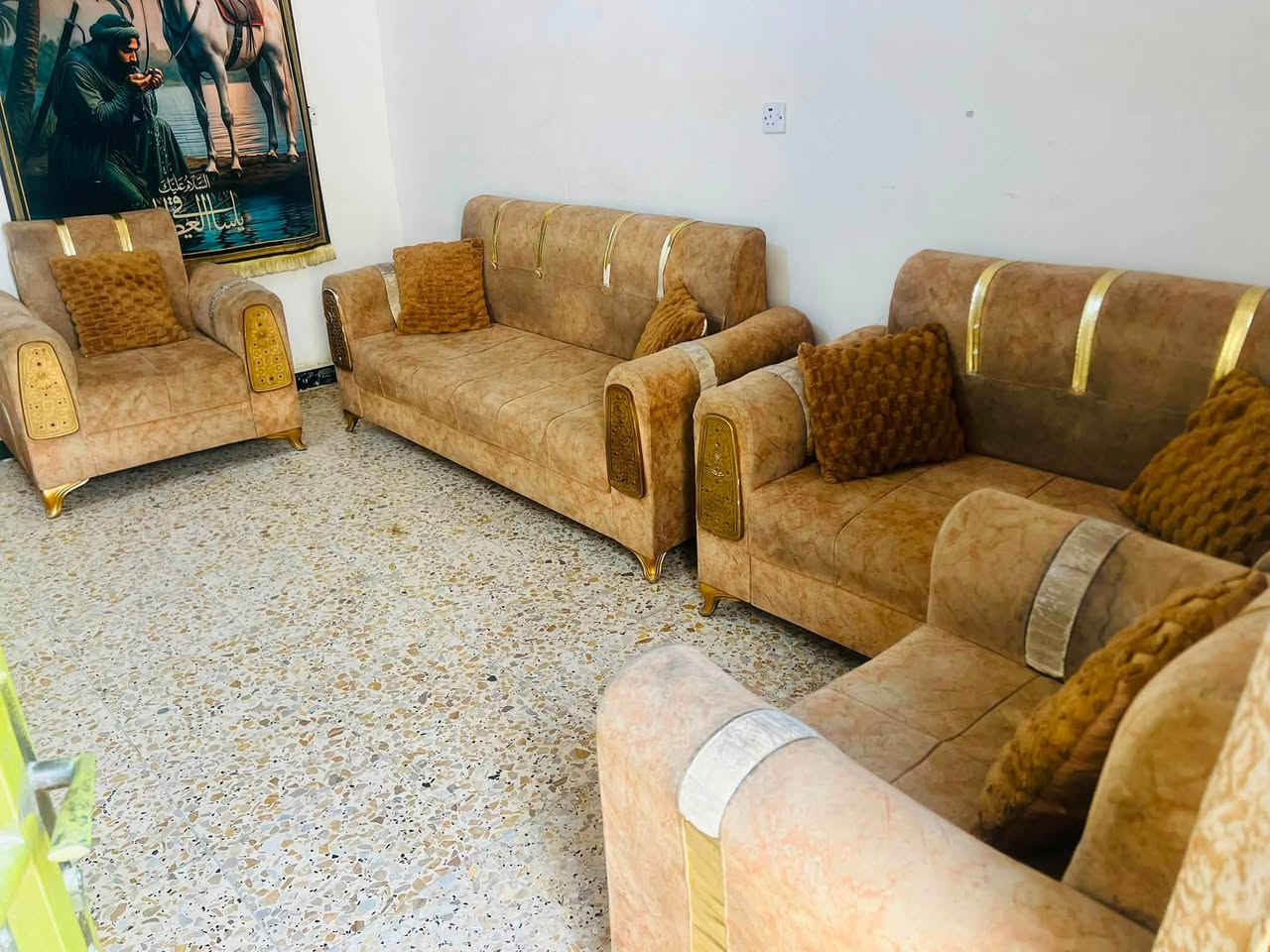سلام عليكم تخم ٧مقعد مكان مدينه الصدر سعر ١٧٥واتساب***********
