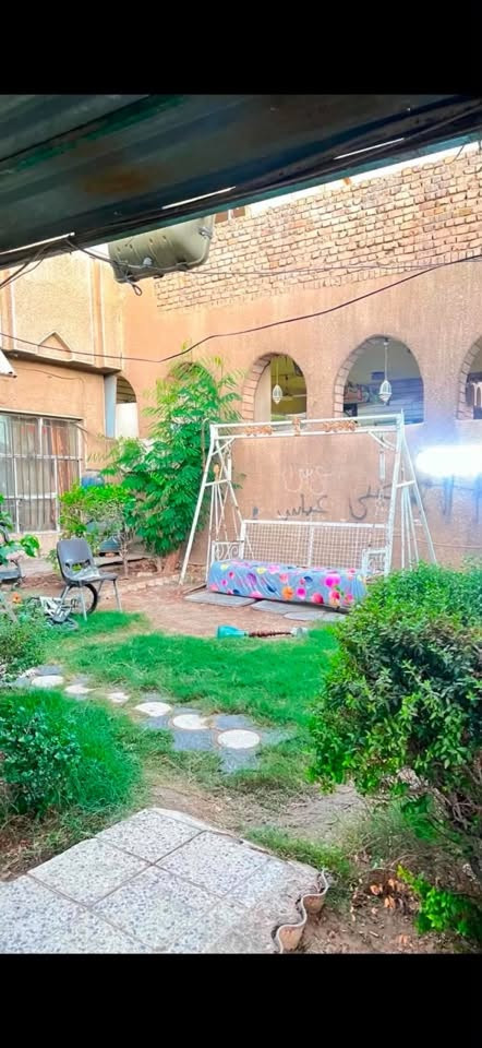 بيت للبيع طالبيه شارع مسبح الصفا طابقين للاستفسار ***********
