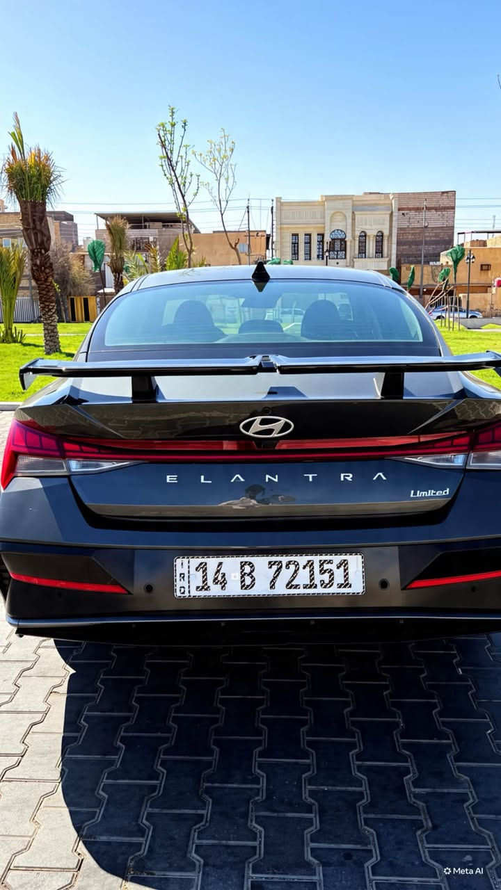النترا وراد امريكي موديل 2024
***********
السيارة لمتد اعلى مواصفات بالالنترا
محرك 2000 دوش وماشيه 24 الف كيلو 
مالك واحد بأمريكا ومالك واحد بالعراق يعني كاصها بأسمي وعلى وضع الشركة
فووول مواصفاتها
شاشة متصلة الطويلة 
سماعات BOSS 
فتحة سقف
تبريد منفصل
كشنات جلد والامامية تدفئة
كرسي السايق كهرباء
5 كاميرات محيطية و ويه الاشارة هم تشتغل
5 رادارات
8 حساسات
3 انظمة قيادة
اوتو هولد
سايد بريك دكمة
قيادة ذاتية
تثبيت سرعة
تغيير مسار
شحن وايرليس
تخم دوسات اضافية وياها بعدهن بالجيس من الشركة وبصمتين وياها 
تشغيل عن بعد
حادثها جاملغ الخلفي الايمن وشويه من الباب سعرها ١٧٥ وبيها مجال 
تحويل مباشر
