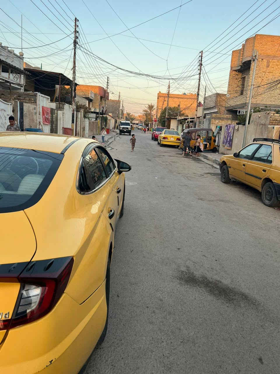 تكسي دبي23اصل باسمي ماشيه 240الف حقيقي حادثها بابتين مبدله وربع البنيد معمر*********** السعر 128 بغداد رقمها مكانها بغداد حسينيه الراشديه
