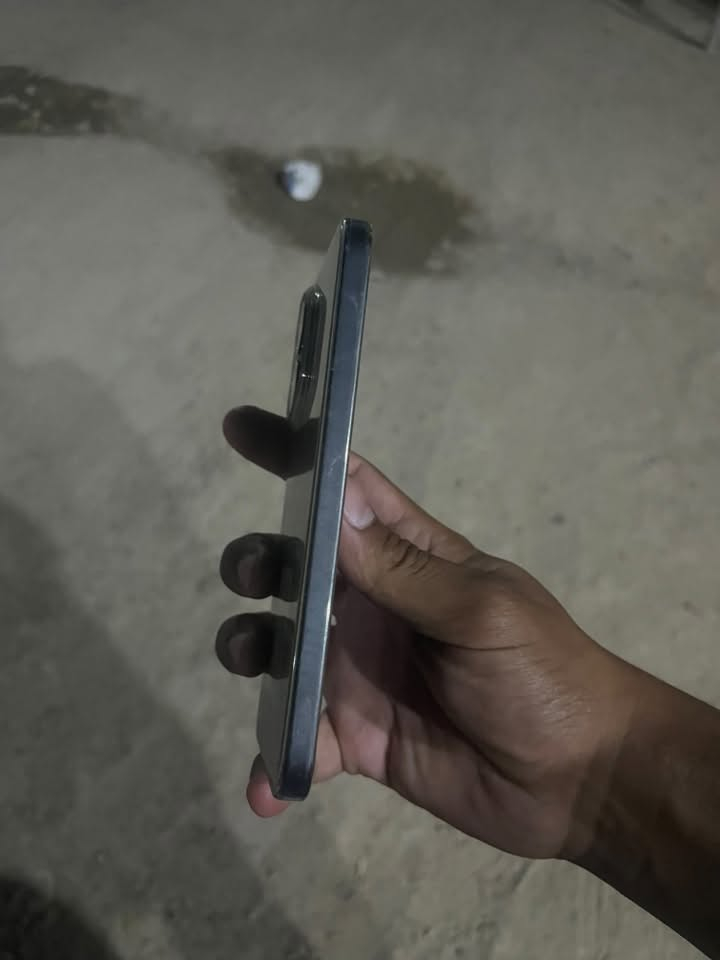 سلام عليكم هونر 400 فايف جي اللبيع أو مراوس 
 
جهاز بعد جديد نضيف نضافه فول مامفتوح 

ذاكرة 256  عشوائية 12 

كامل ملحقات 

سعره 400  وبي مجال 

مكاني بغداد أبو غريب 

هاذه رقمي وتساب *********** 

تصال ***********
