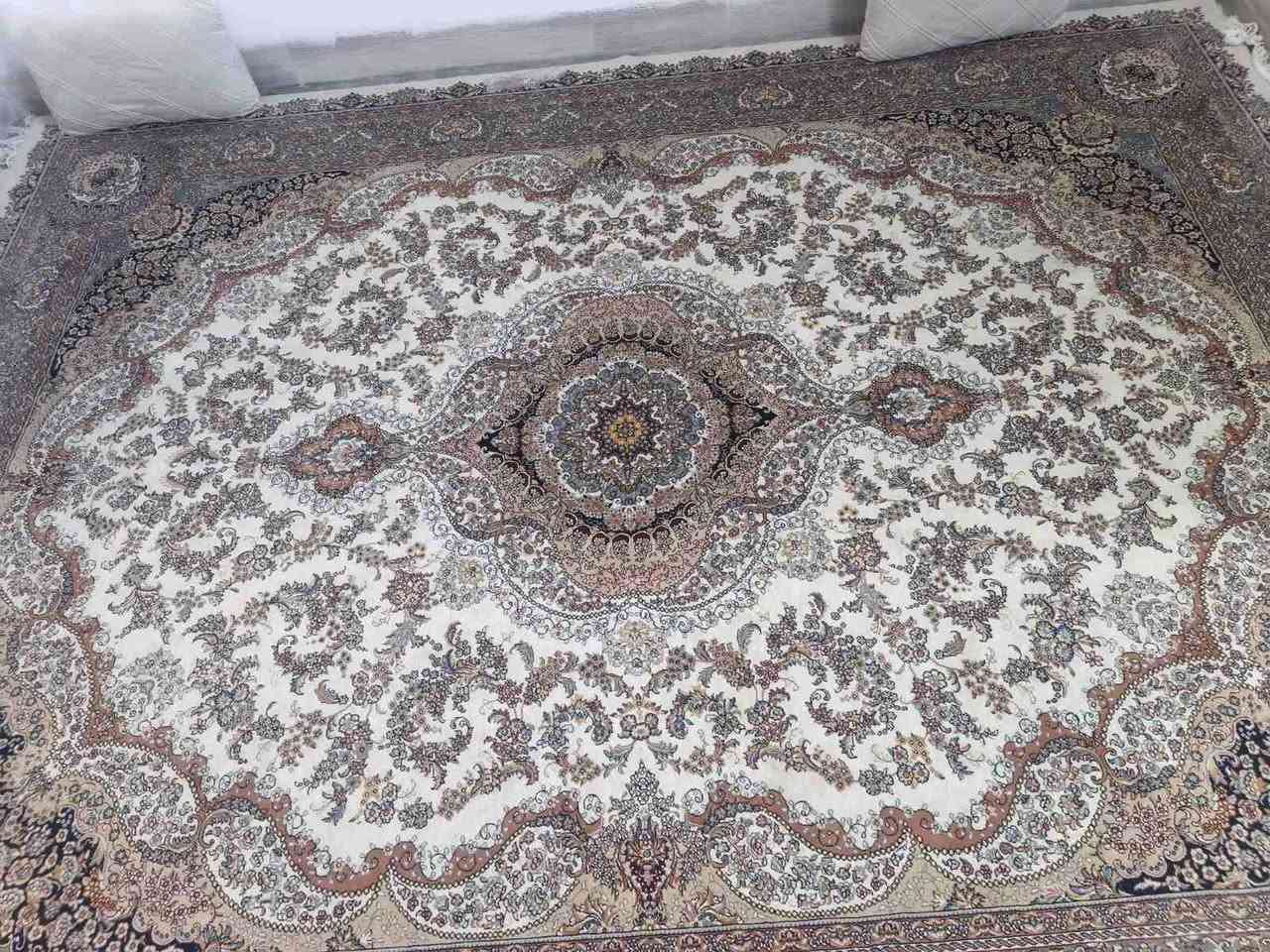 دووتاک فەرشی 700شانەی ئێرانی ئەسڵی دەرەجەیەک قییاسی دانەی 3بە4بۆفرۆشتن پێکەوەبۆجێیەکی6بە4دەبێت هەمان نەخشووڕەنگ بێ دڕانووبێ سووتان نرخی 295هەزار لەسەیدسادق
***********
***********
