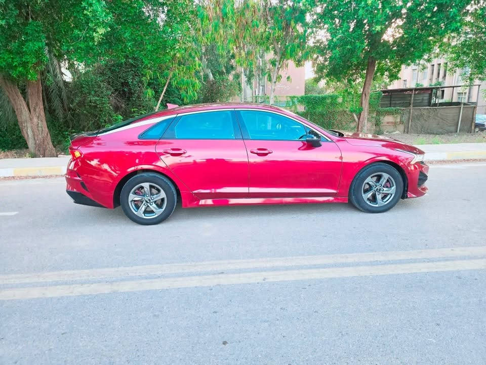 السلام عليكم كي فايف موديل 22 جيتي لاين المحرك 1.6 تيربو  رادار بالمراية ورادار امامي وخلفي كشن كهرباء وتشغيل عن بعد ماشيه 79 الف ميل صور الحادث والتفاصيل كله بلمنشور ***********
السياره مبدل بيهه جاملغ وبنيد فقط
المكان بابل مشروع المسيب
