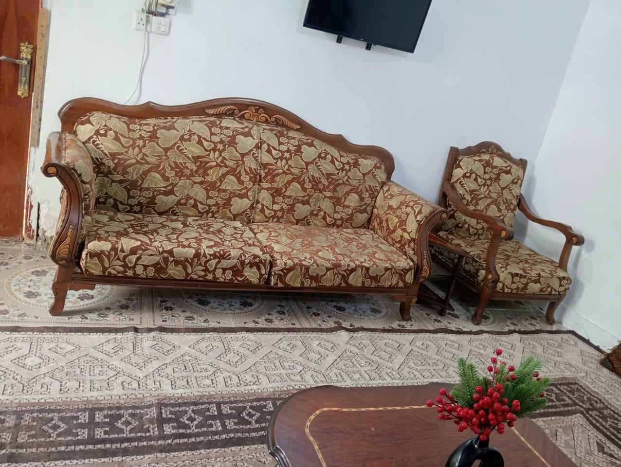١٠ مقاعد • ٦ قطع • نظيف